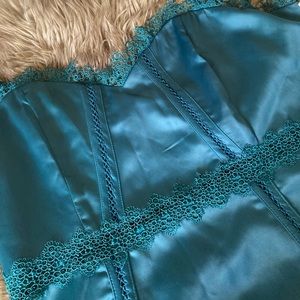 Satin and lace NWT sz ten razdot dress